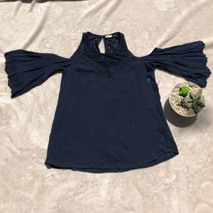 🆕NWOT [Hollister] Navy blue cold-shoulder tank